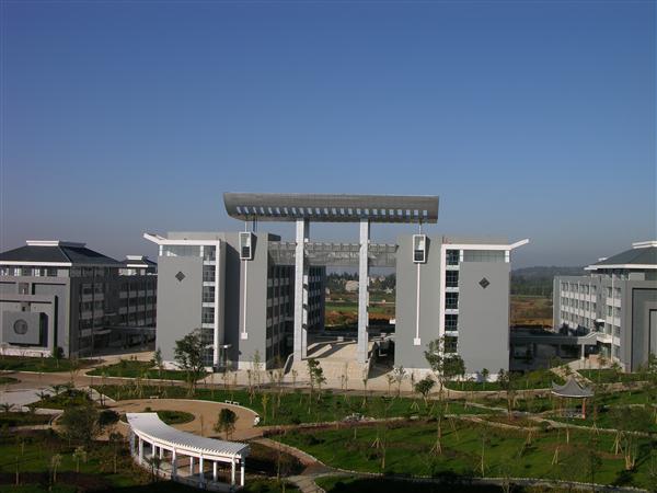 云南中醫學院_醫鑒樓群