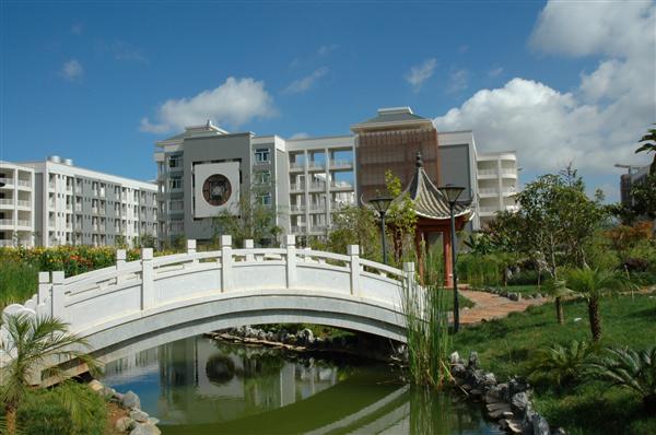 云南中醫學院_呈貢校區校園景觀